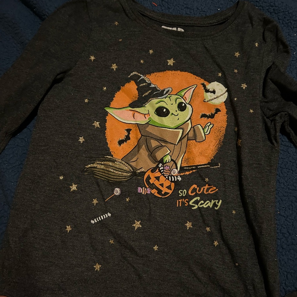 Jumping beans from Kohls Grogu “baby yoda” Halloween t-shirt size 8